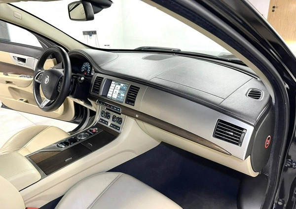 Jaguar XF cena 57900 przebieg: 106000, rok produkcji 2012 z Suchedniów małe 631
